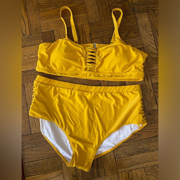 In’Voland Two Piece Bathing Suit - Picture 1 of 1